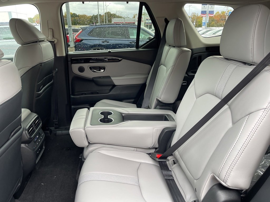 New 2025 Honda Pilot Touring image 19