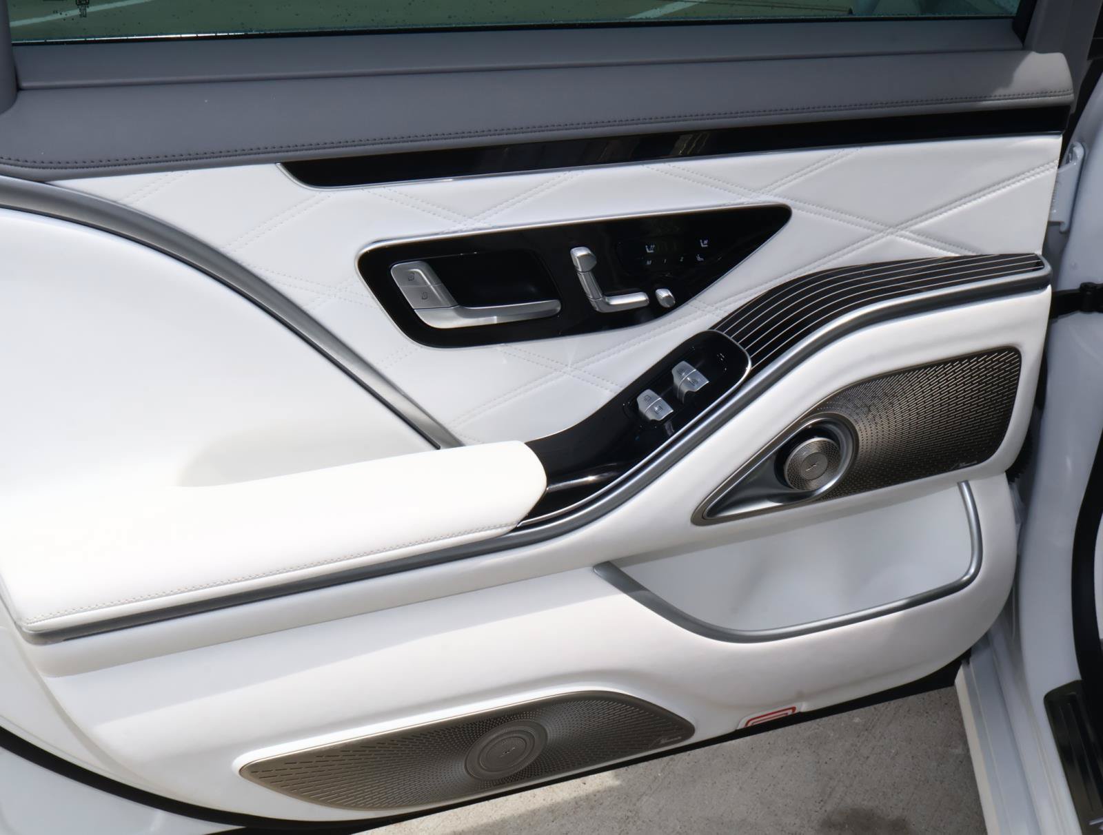 Used 2024 Mercedes-Benz Maybach S 580 4MATIC image 22