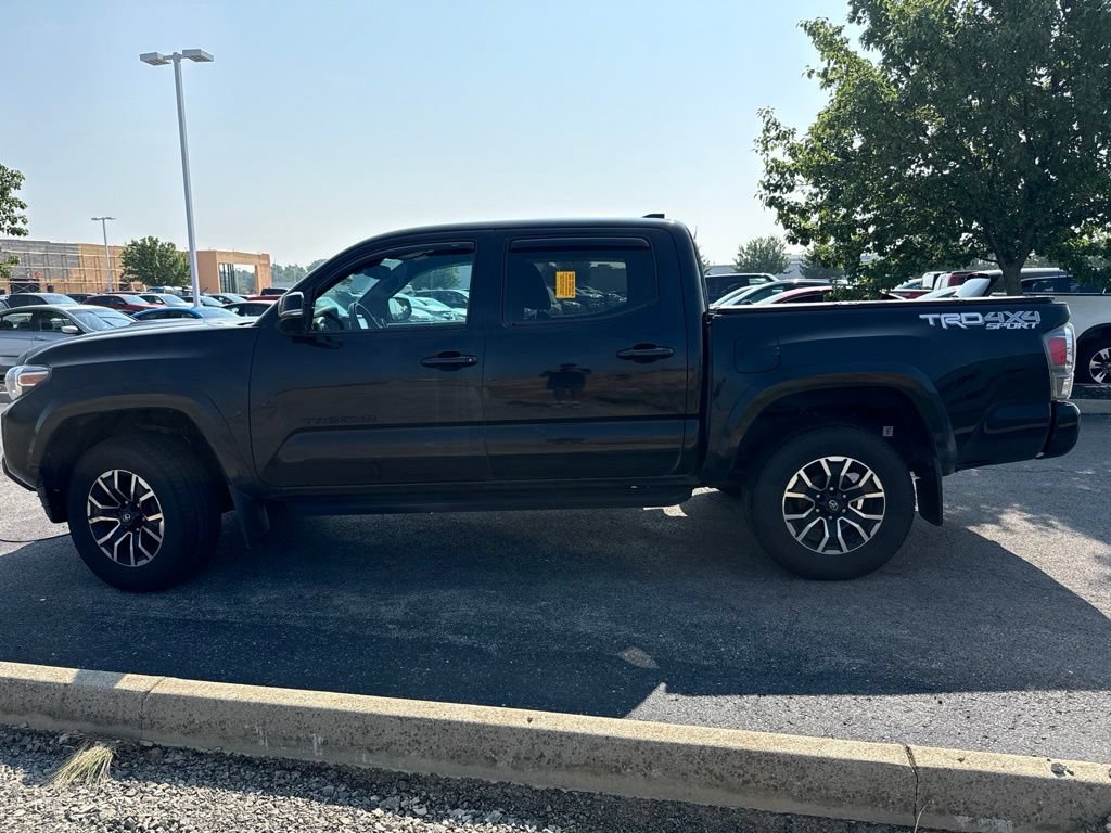 Used 2022 Toyota Tacoma TRD Sport AWD/4WD image 5
