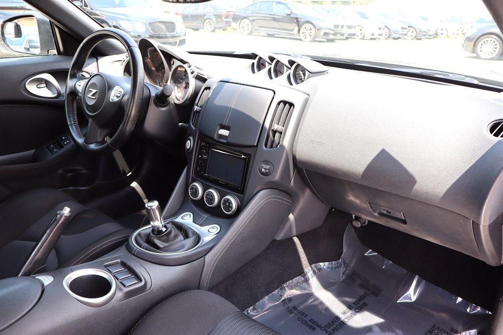 Used 2011 Nissan 370Z Coupe w/ Sport Pkg RWD image 23