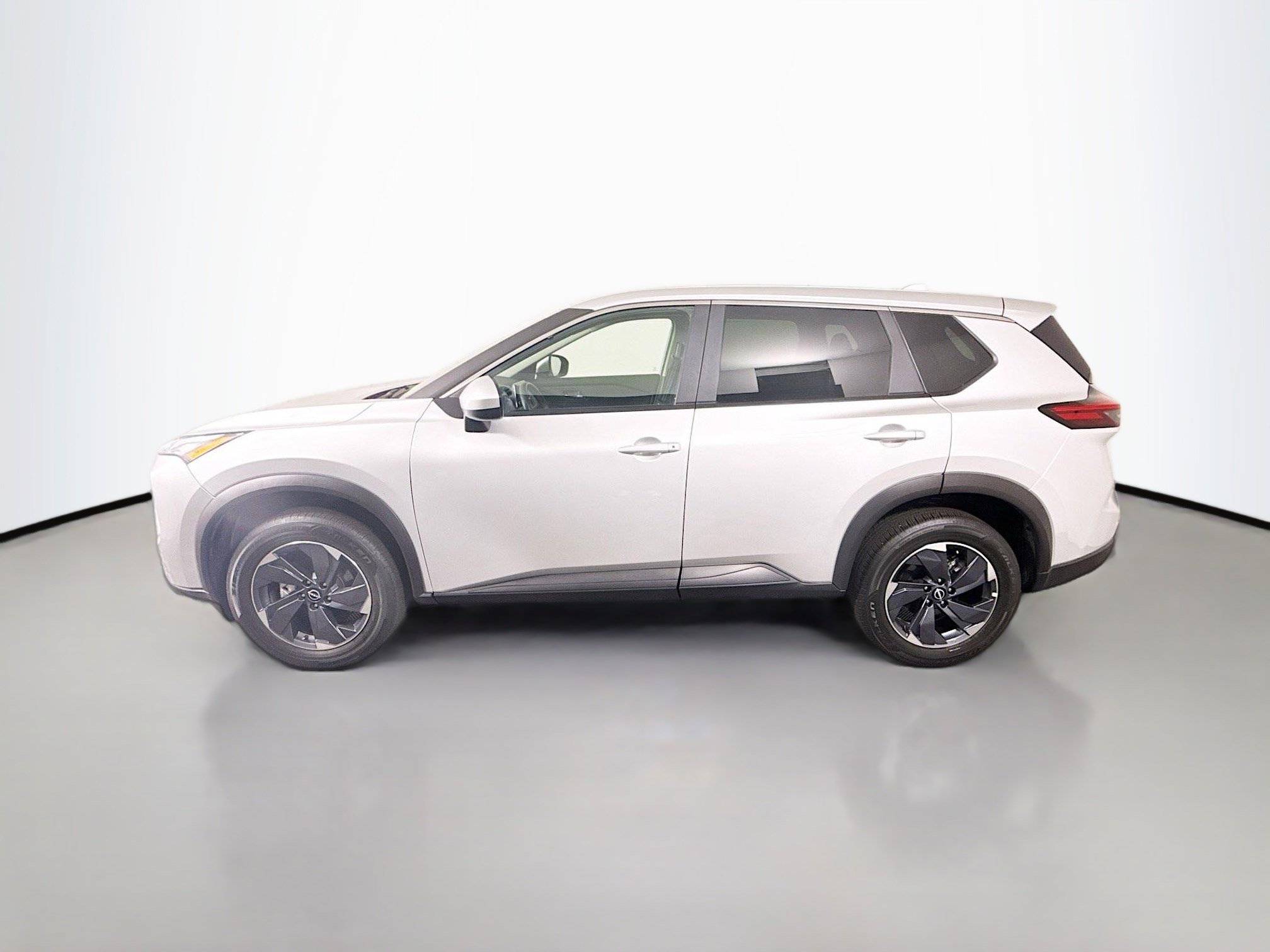 Used 2025 Nissan Rogue SV image 6