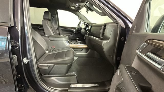 Used 2024 Chevrolet Silverado 1500 LT Trail Boss AWD/4WD image 30