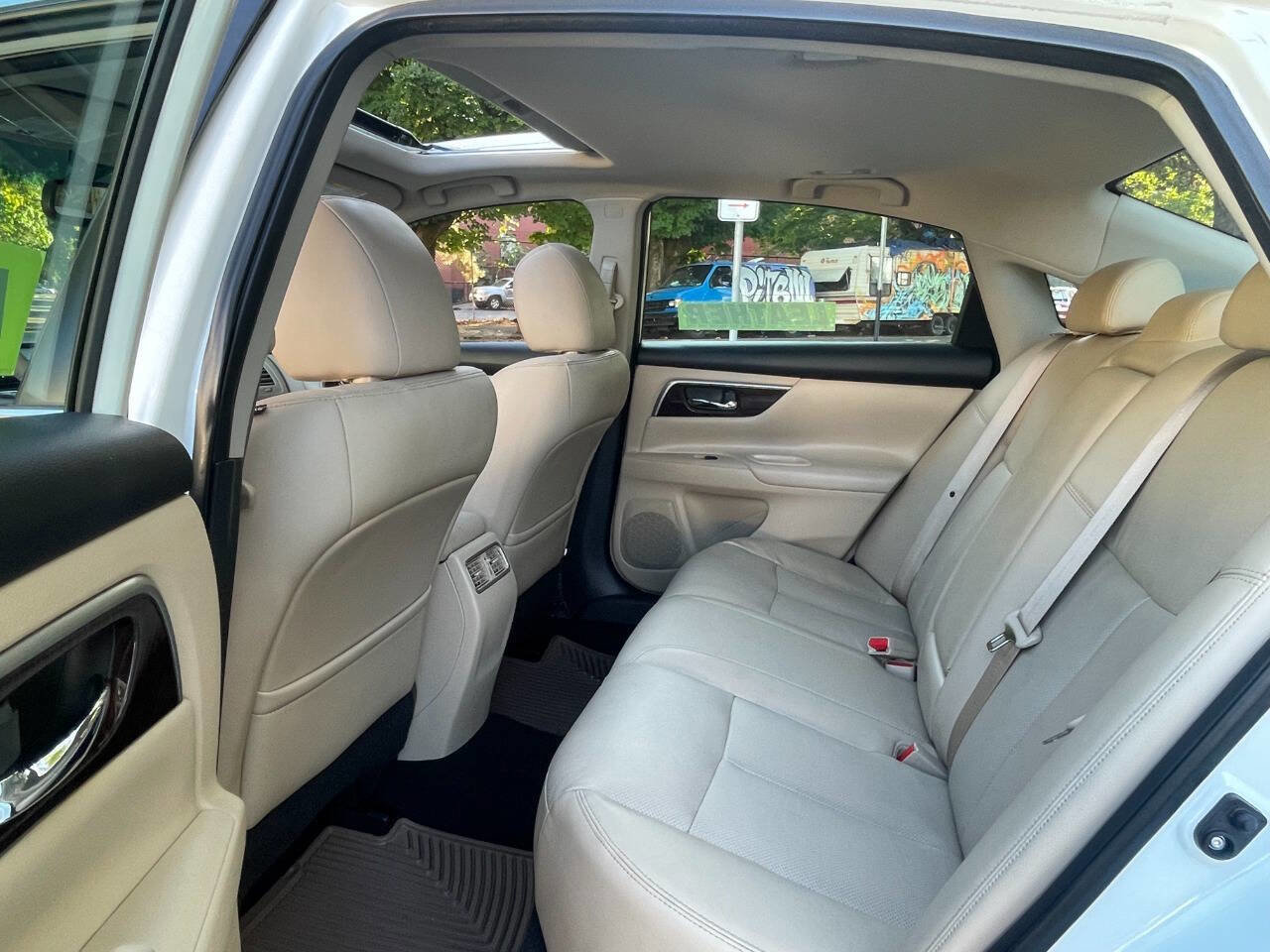 Used 2015 Nissan Altima 3.5 SL image 24