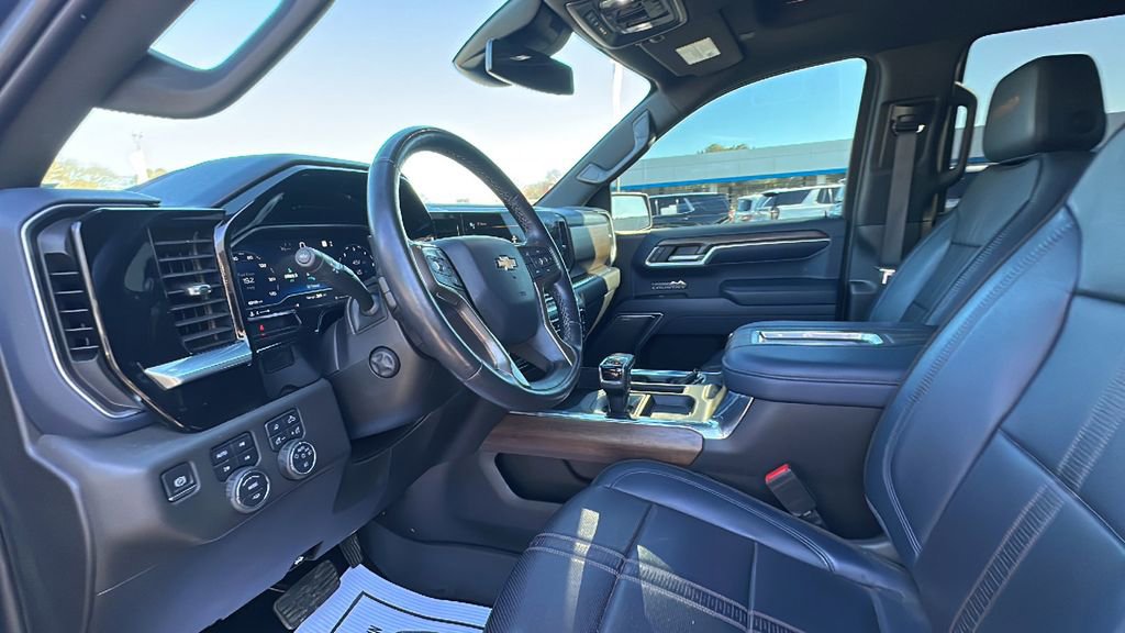 Used 2022 Chevrolet Silverado 1500 High Country w/ High Country Premium Package image 11