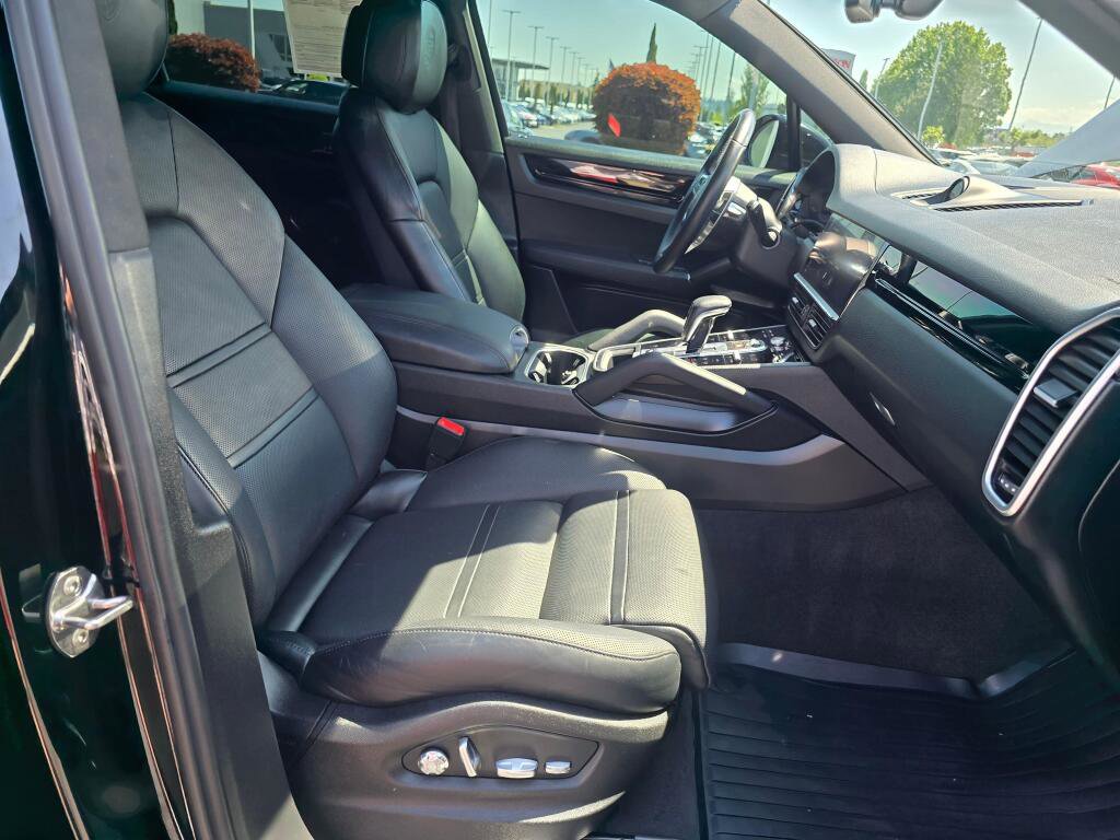 Used 2019 Porsche Cayenne AWD/4WD image 70
