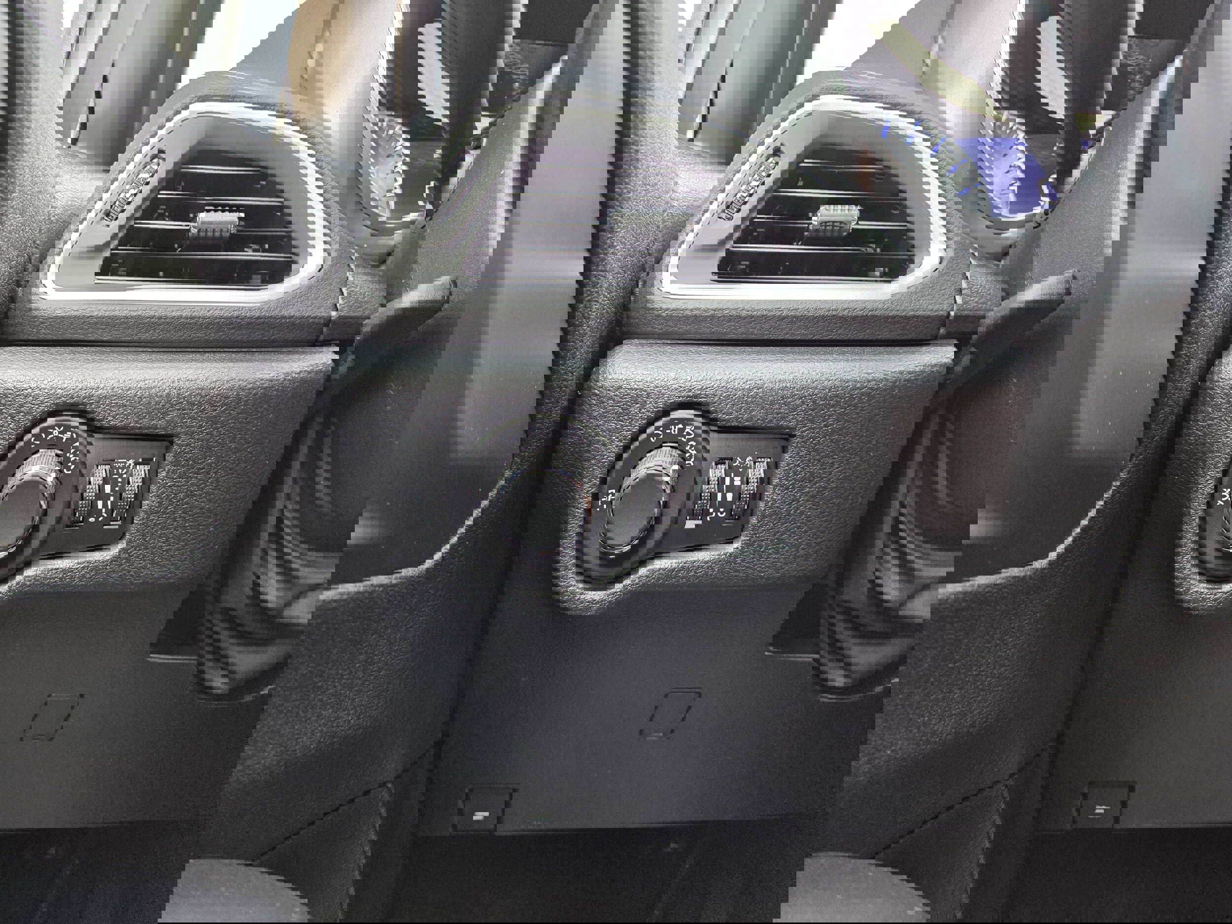 New 2026 Chrysler Voyager LX image 37