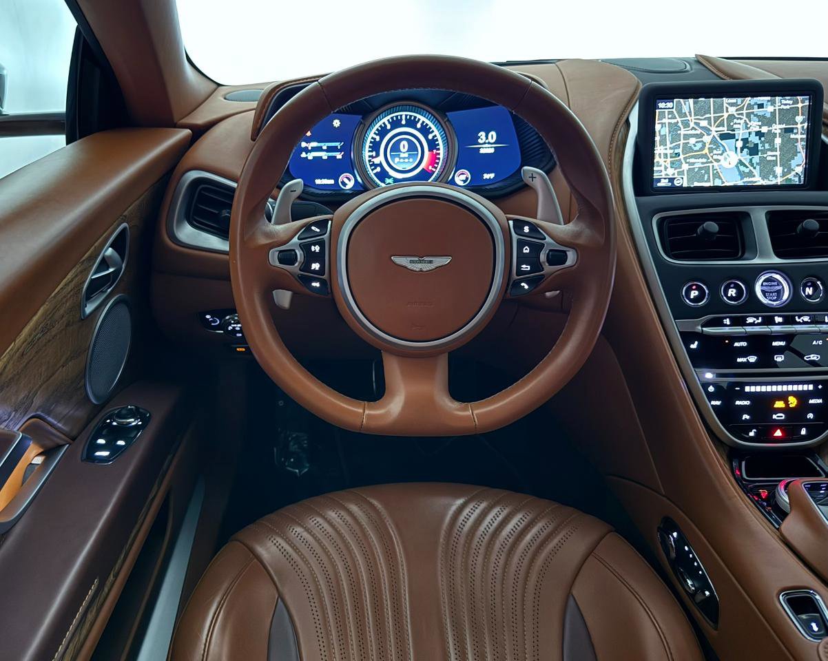Used 2018 Aston Martin DB11 V12 RWD image 32