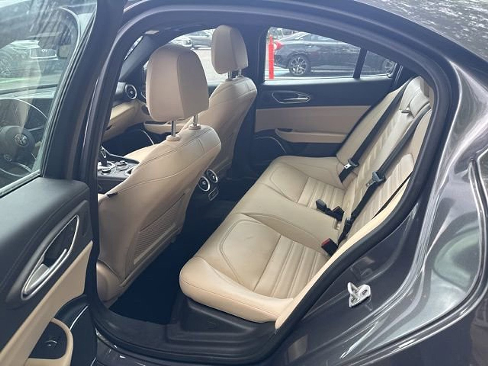 Used 2023 Alfa Romeo Giulia AWD w/ Quick Order Package 22X Lusso image 18