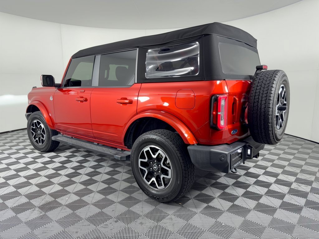Used 2023 Ford Bronco Outer Banks AWD/4WD image 3