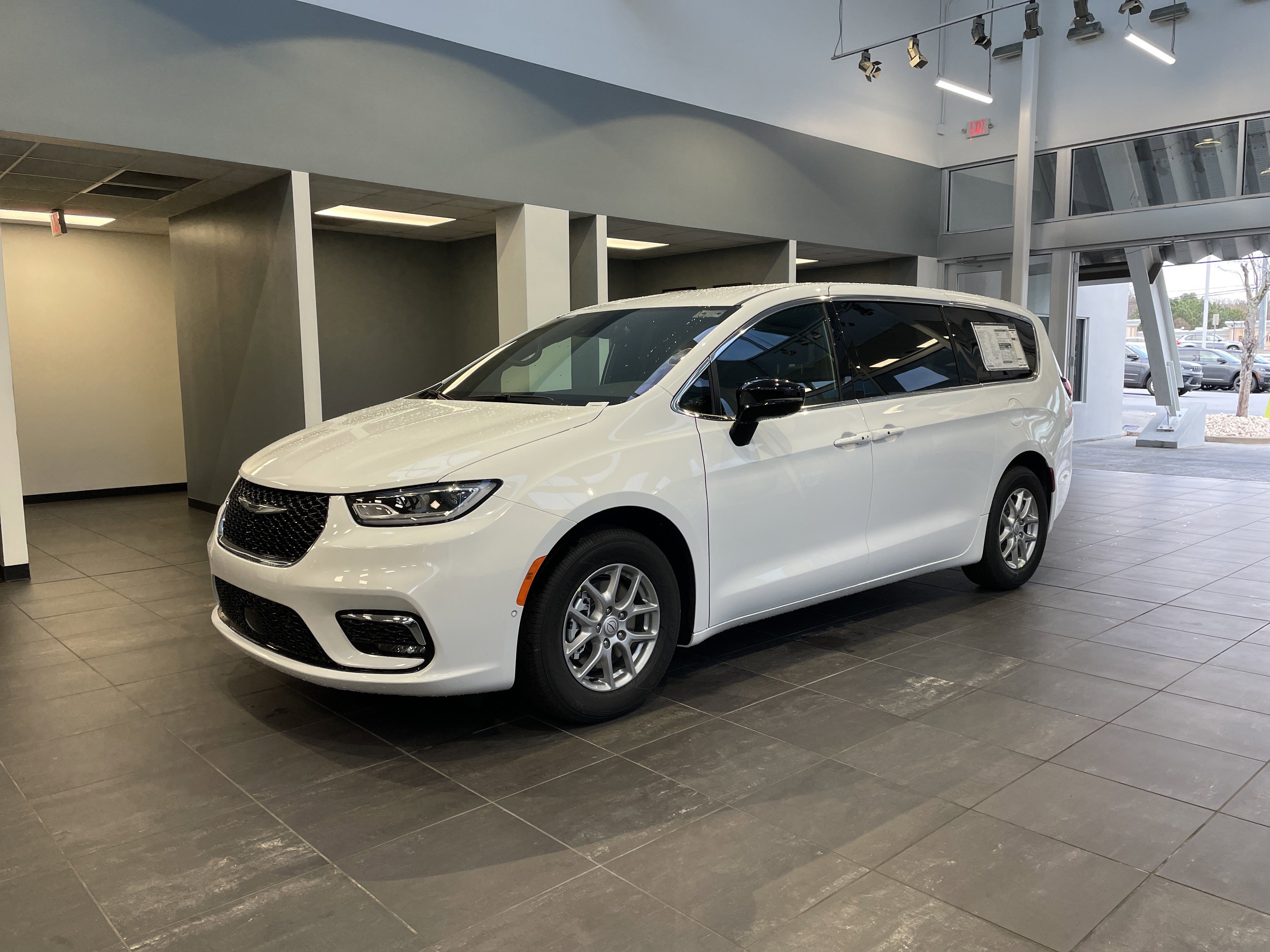 New 2026 Chrysler Pacifica Select image 6