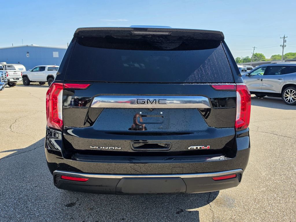 Used 2024 GMC Yukon AT4 w/ AT4 Premium Plus Package AWD/4WD image 4