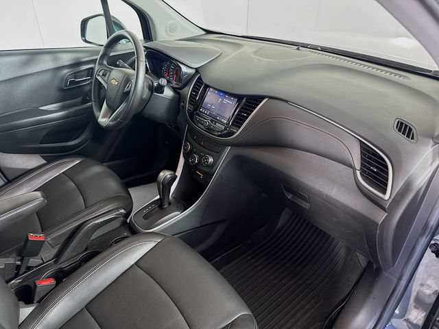 Used 2021 Chevrolet Trax LT w/ Premium Seat Package AWD/4WD image 30