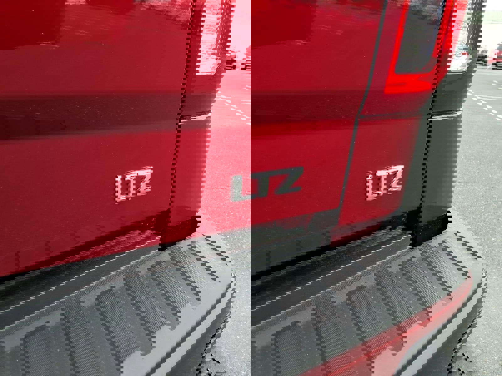 Used 2018 Chevrolet Silverado 1500 LTZ Z71 w/ LTZ Plus Package image 7