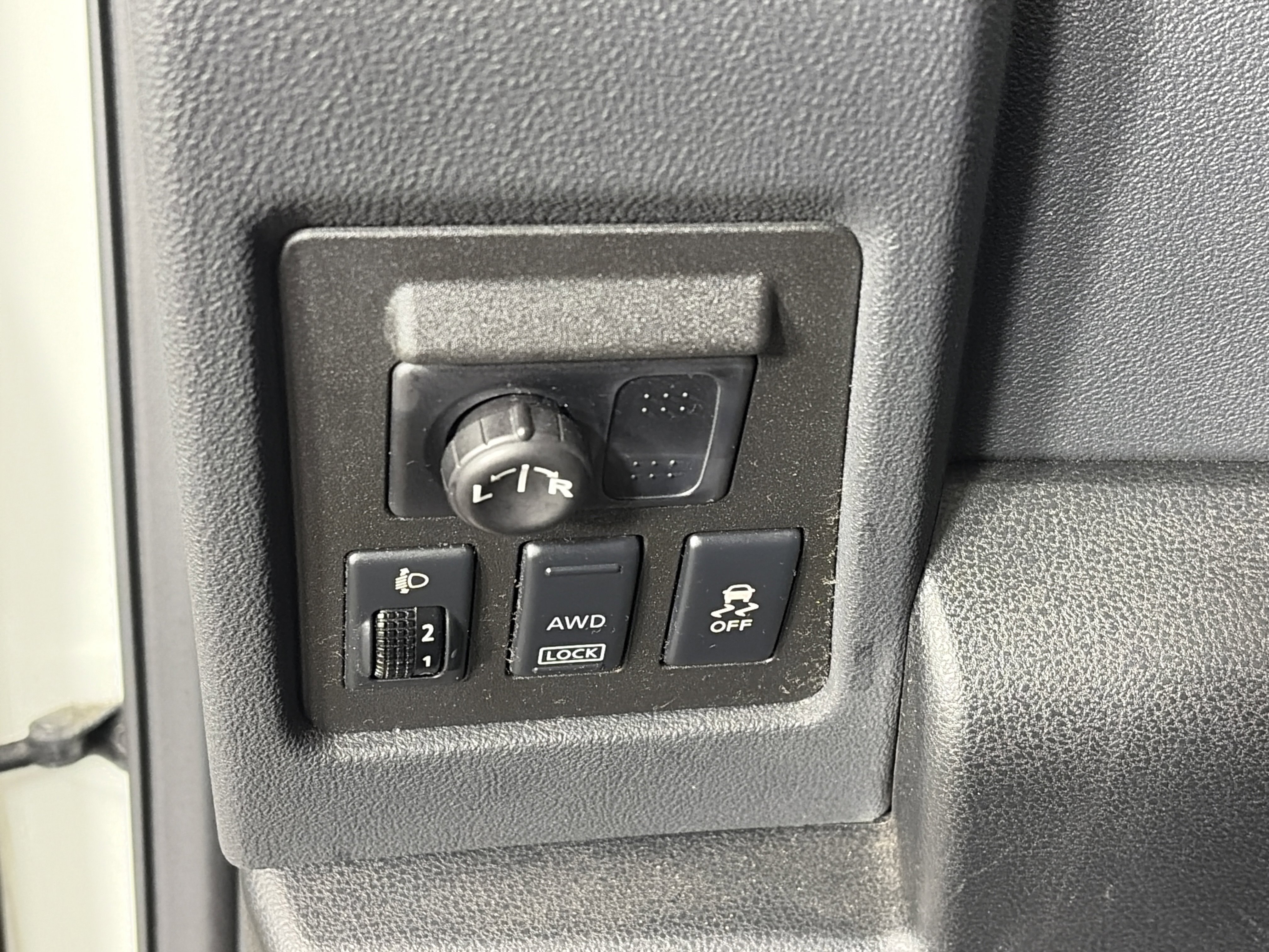 Used 2013 Nissan Rogue SL image 28