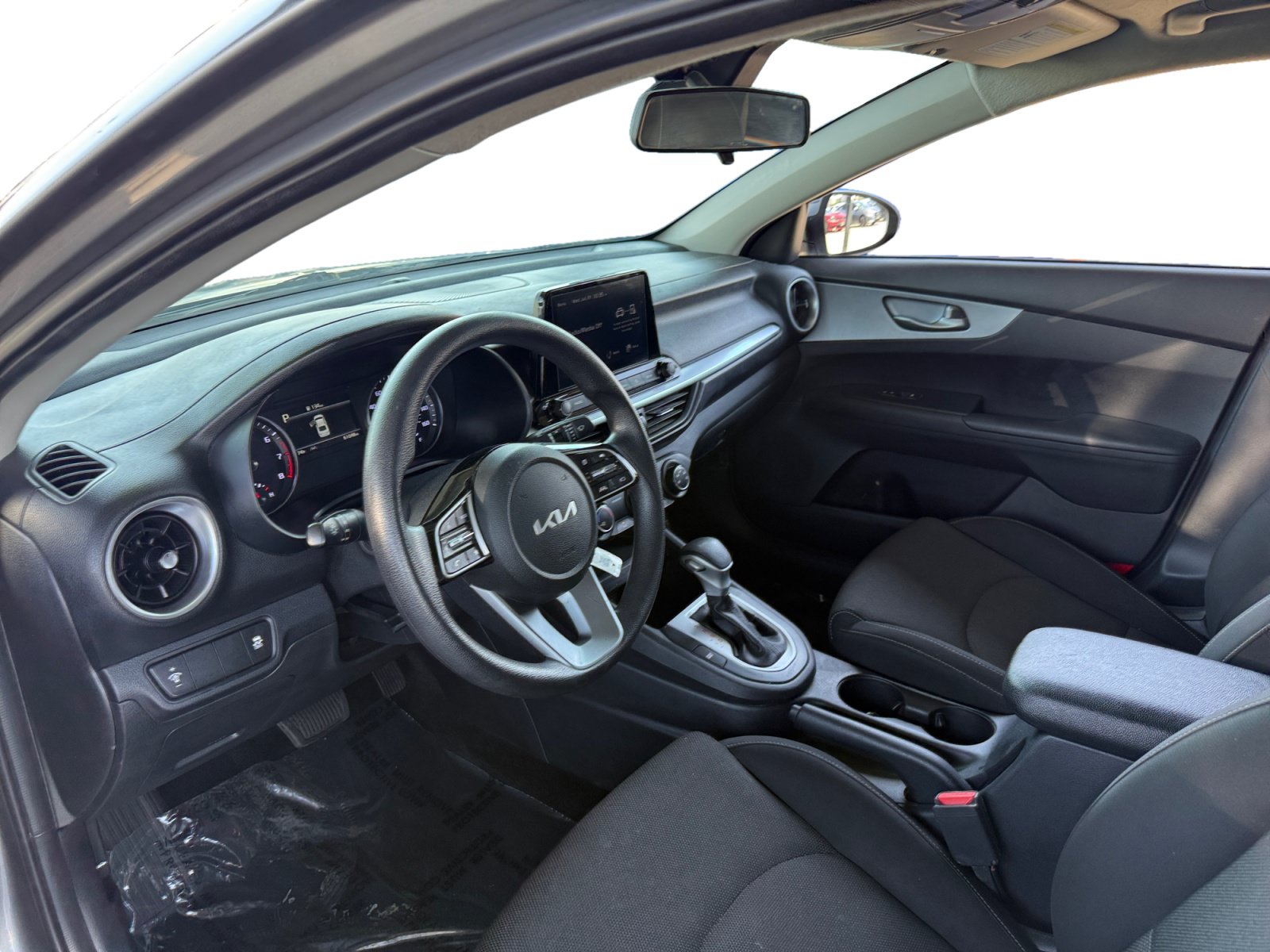 Used 2022 Kia Forte LXS FWD image 9
