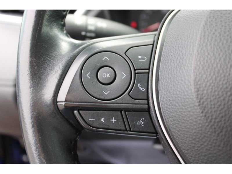 Used 2022 Toyota Corolla Cross LE image 19