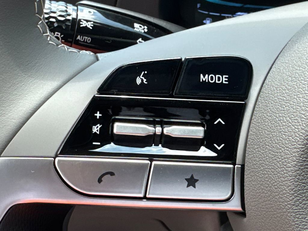 New 2025 Hyundai Elantra Sport image 24