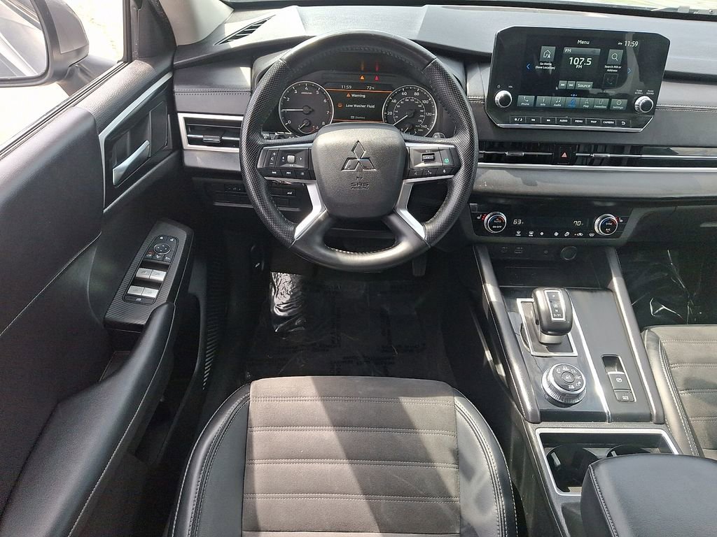 Used 2024 Mitsubishi Outlander SE AWD/4WD image 13