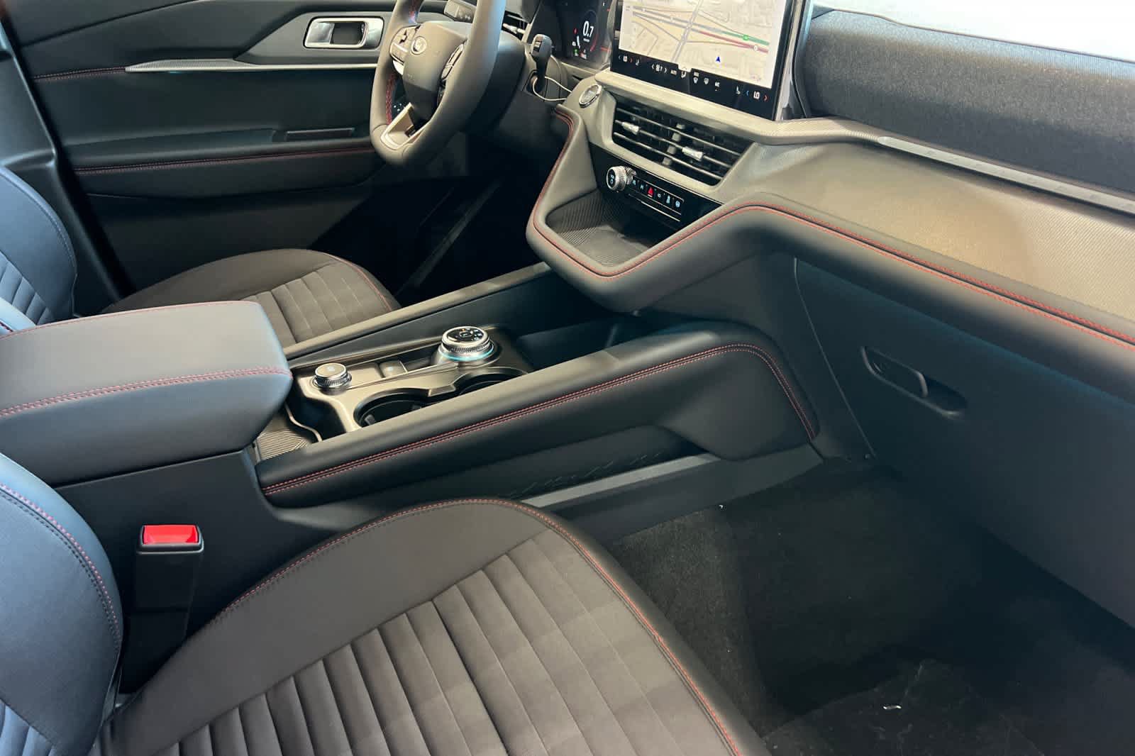 New 2026 Ford Explorer ST-Line w/ ST-Line Street Pack RWD image 18