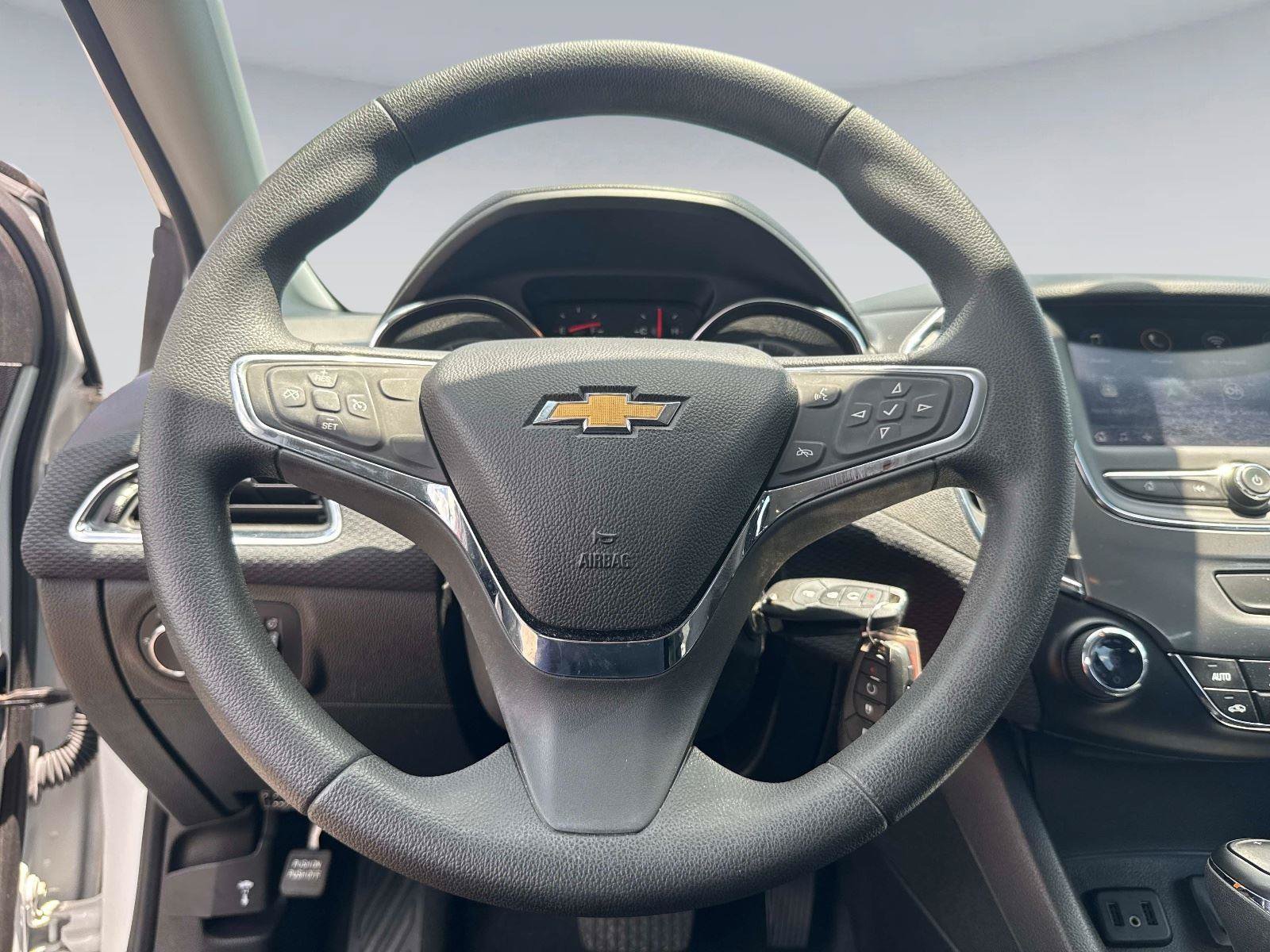 Used 2019 Chevrolet Cruze LT FWD image 25