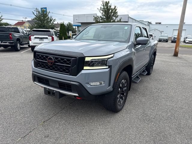 Used 2022 Nissan Frontier PRO-4X AWD/4WD image 2