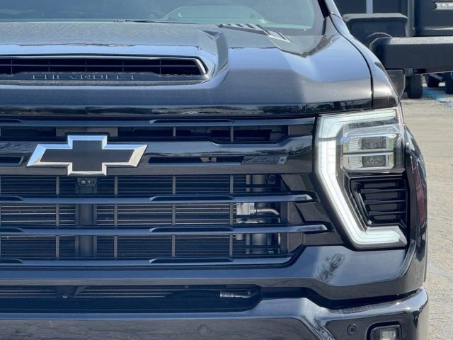Used 2025 Chevrolet Silverado 3500 LTZ w/ Trail Boss Package image 10