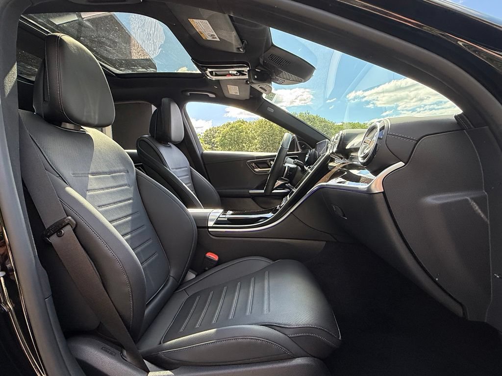 Used 2022 Mercedes-Benz C 300 4MATIC Sedan image 32