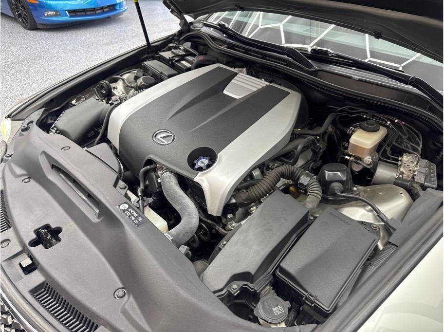 Used 2015 Lexus IS 350 w/ F-Sport Package RWD image 22