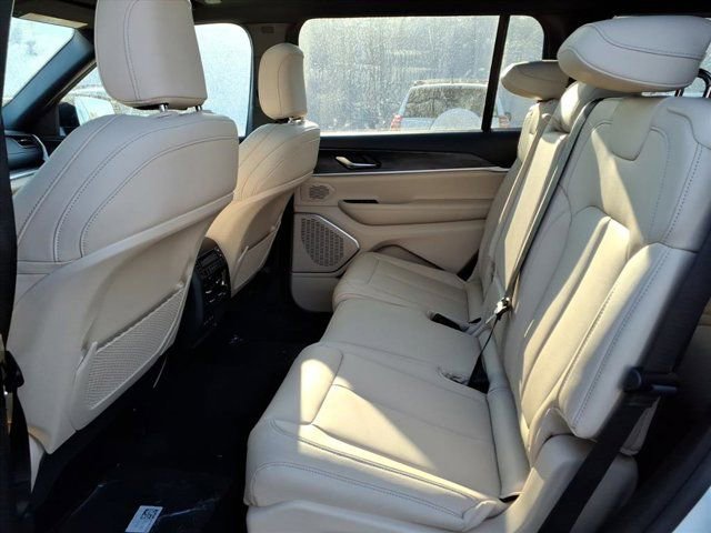 New 2026 Jeep Grand Cherokee L Limited w/ Limited Altitude Package image 16