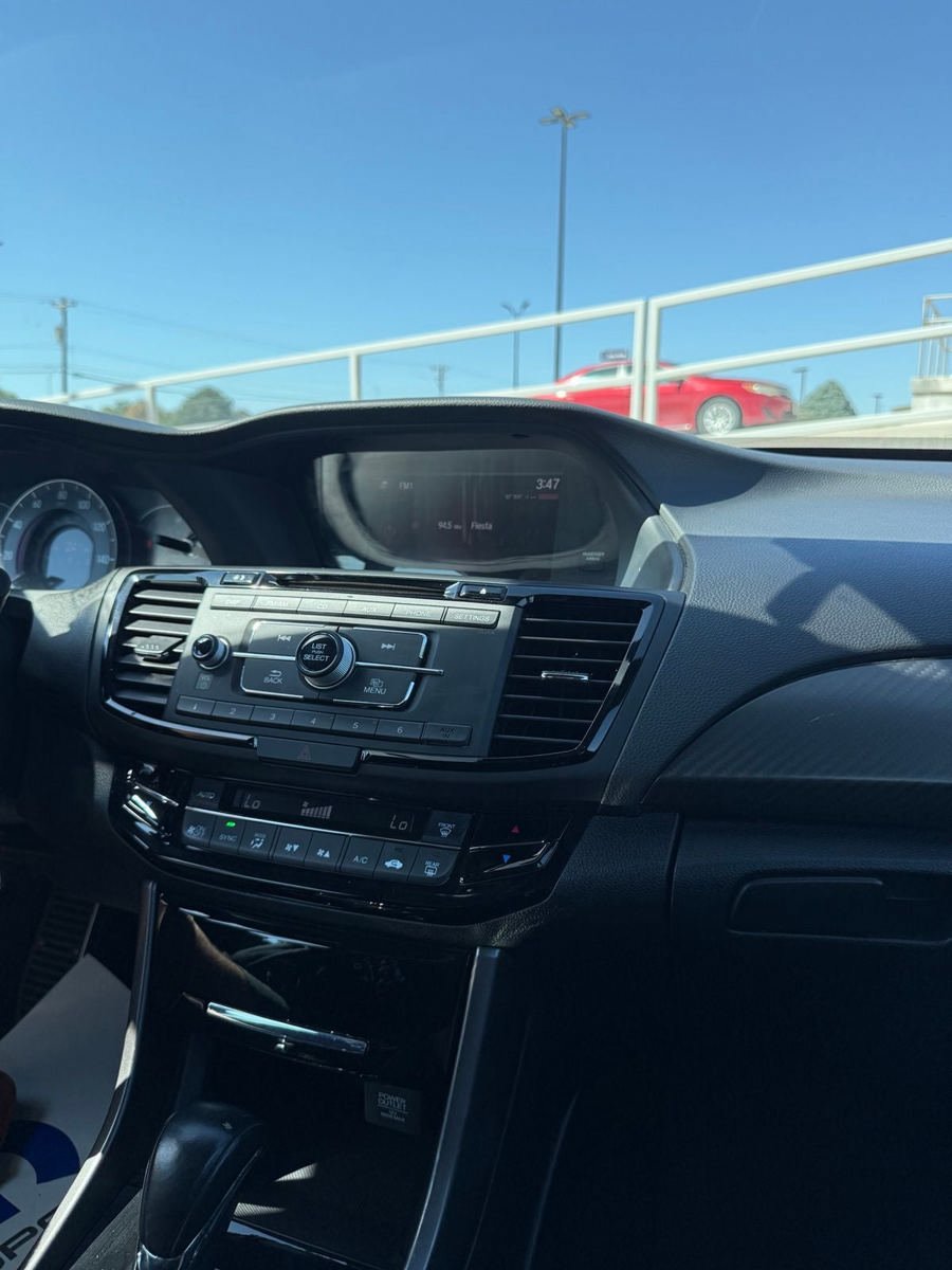 Used 2016 Honda Accord Sport image 18