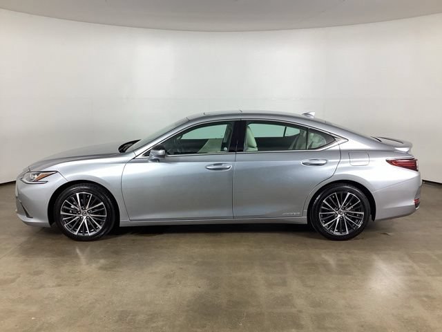 Used 2022 Lexus ES 300h w/ Premium Package FWD image 16