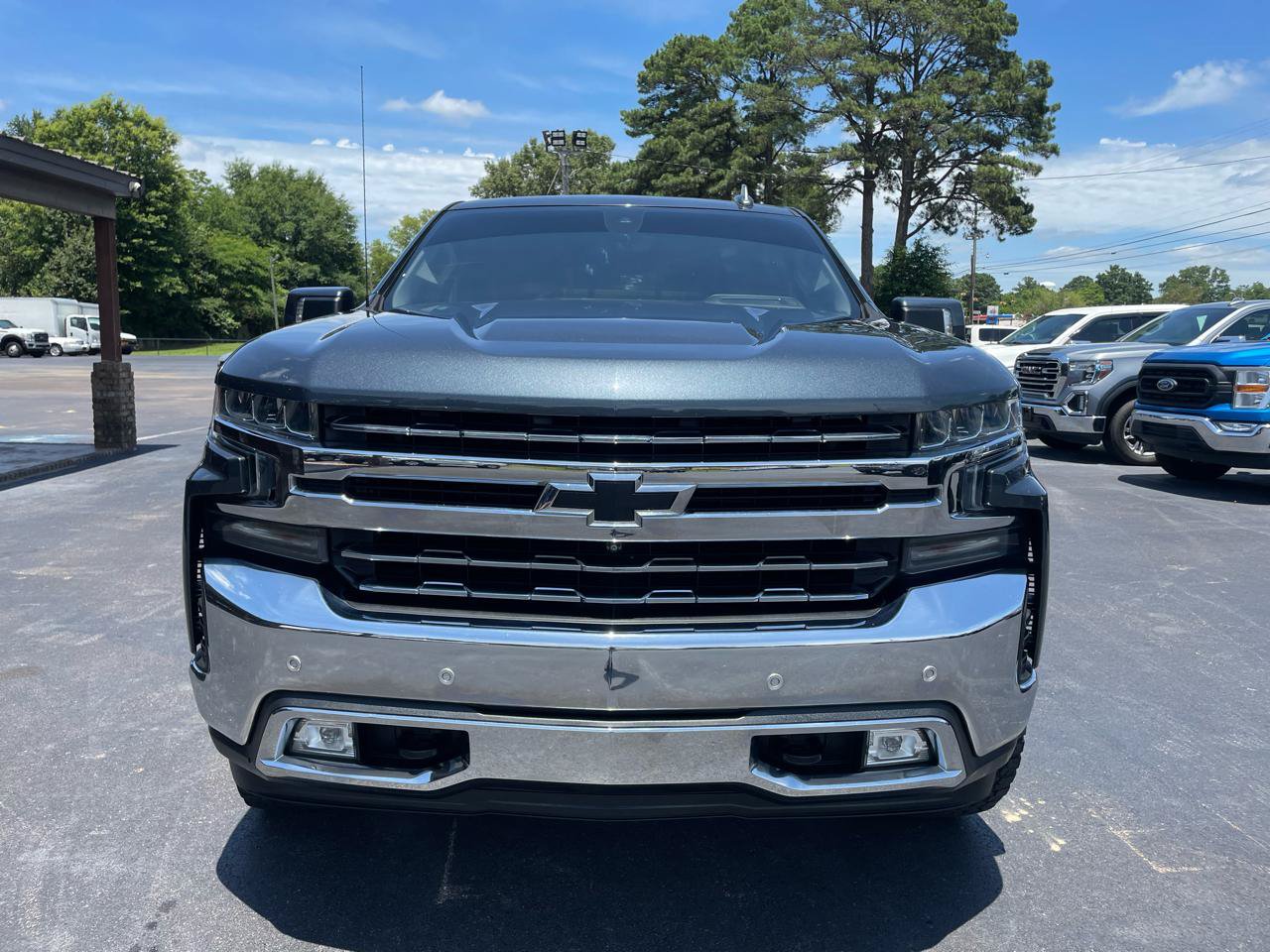 Used 2019 Chevrolet Silverado 1500 LTZ w/ LTZ Plus Package AWD/4WD image 3