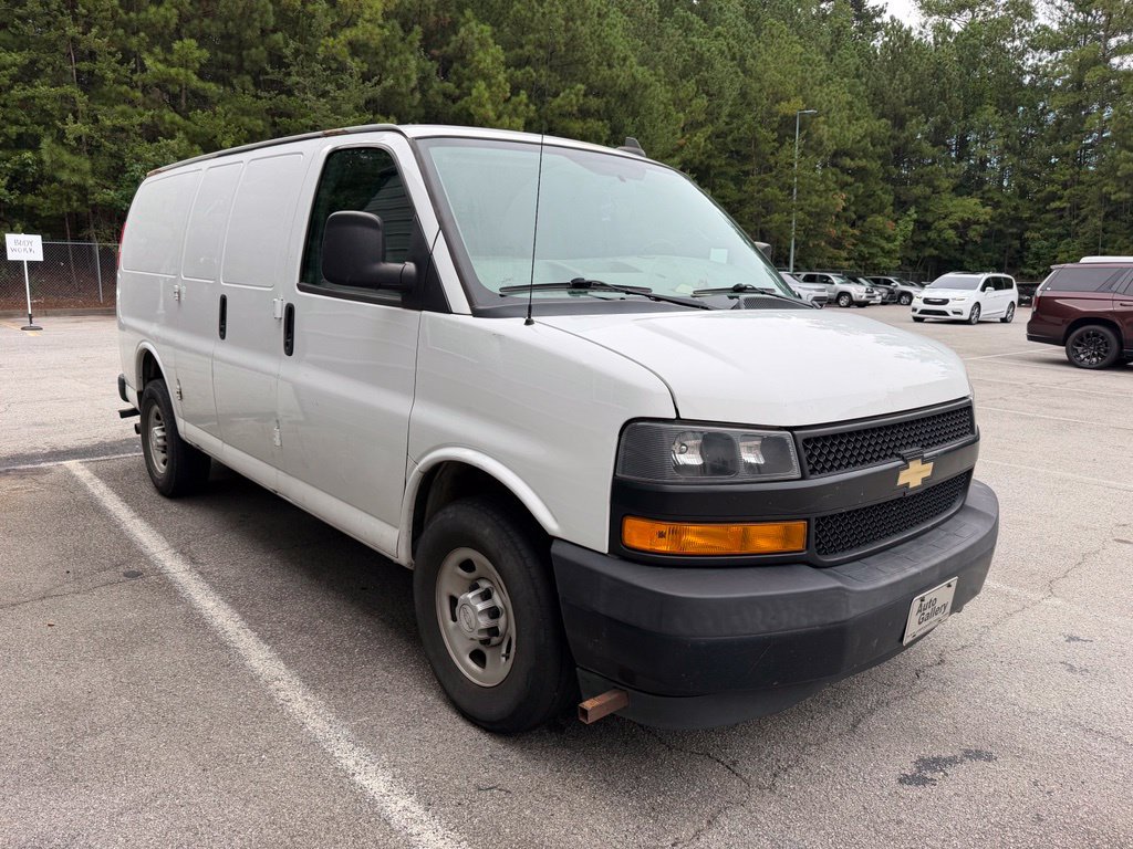 Used 2018 Chevrolet Express 2500 RWD image 1
