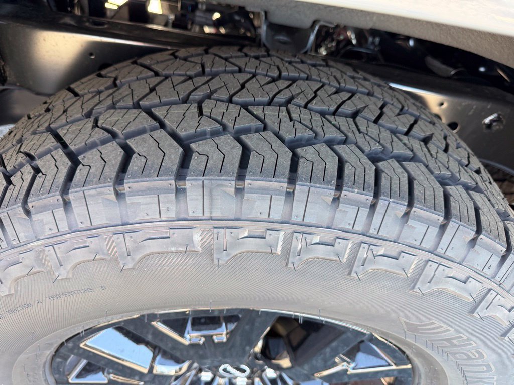 New 2027 Nissan Frontier SV w/ SV Convenience Package RWD image 7