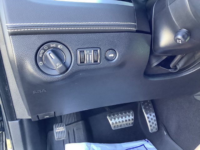Used 2023 Chrysler 300 C RWD image 15