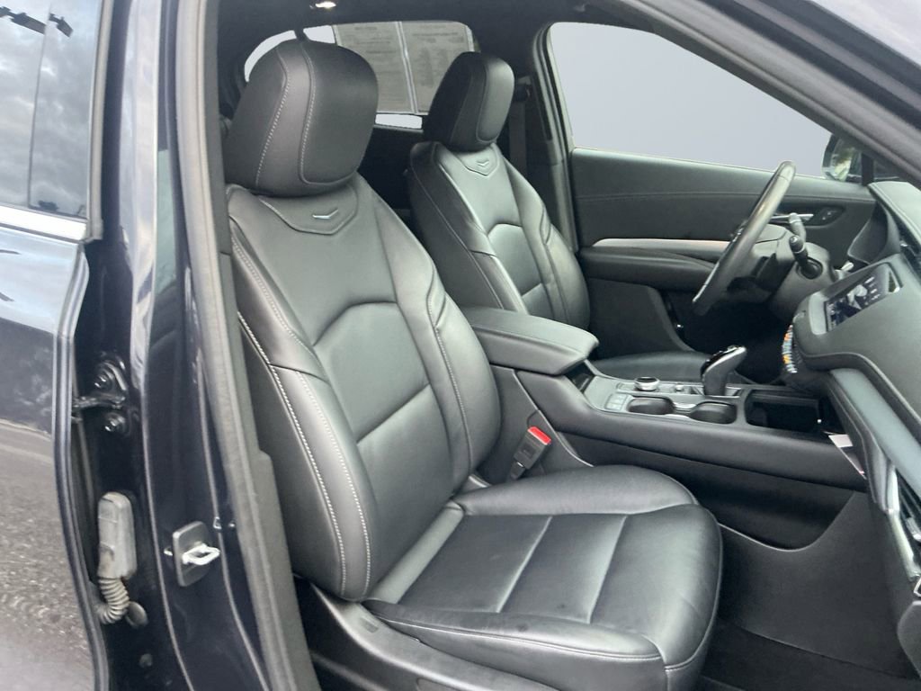Used 2022 Cadillac XT4 Premium Luxury w/ Enhanced Visibility Package image 15