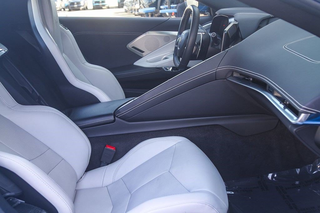 Used 2024 Chevrolet Corvette Stingray Preferred Conv w/ 2LT RWD image 11