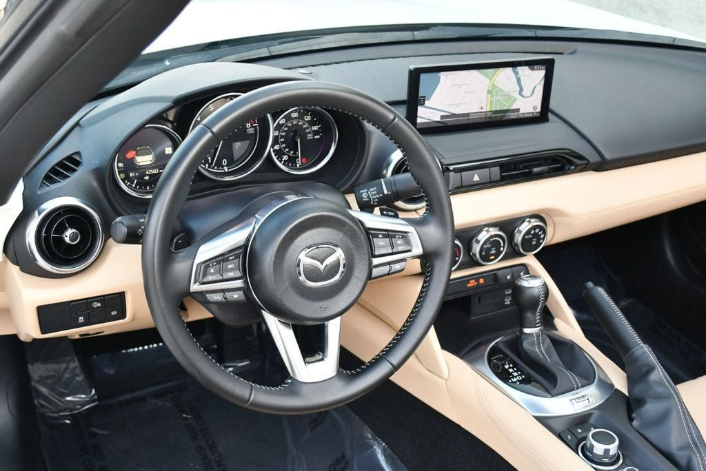 Used 2024 MAZDA MX-5 Miata Grand Touring RWD image 48