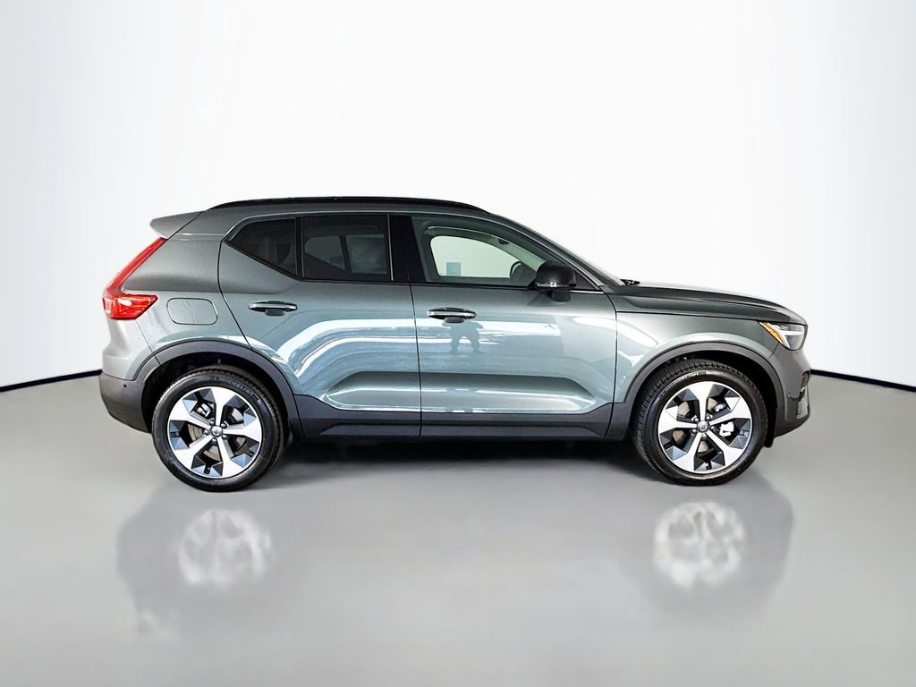 Used 2026 Volvo XC40 B5 Plus w/ Protection Package Premier image 8