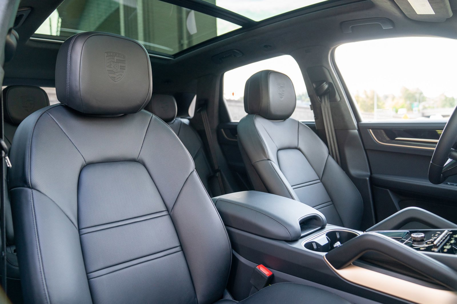 New 2025 Porsche Cayenne Turbo image 25