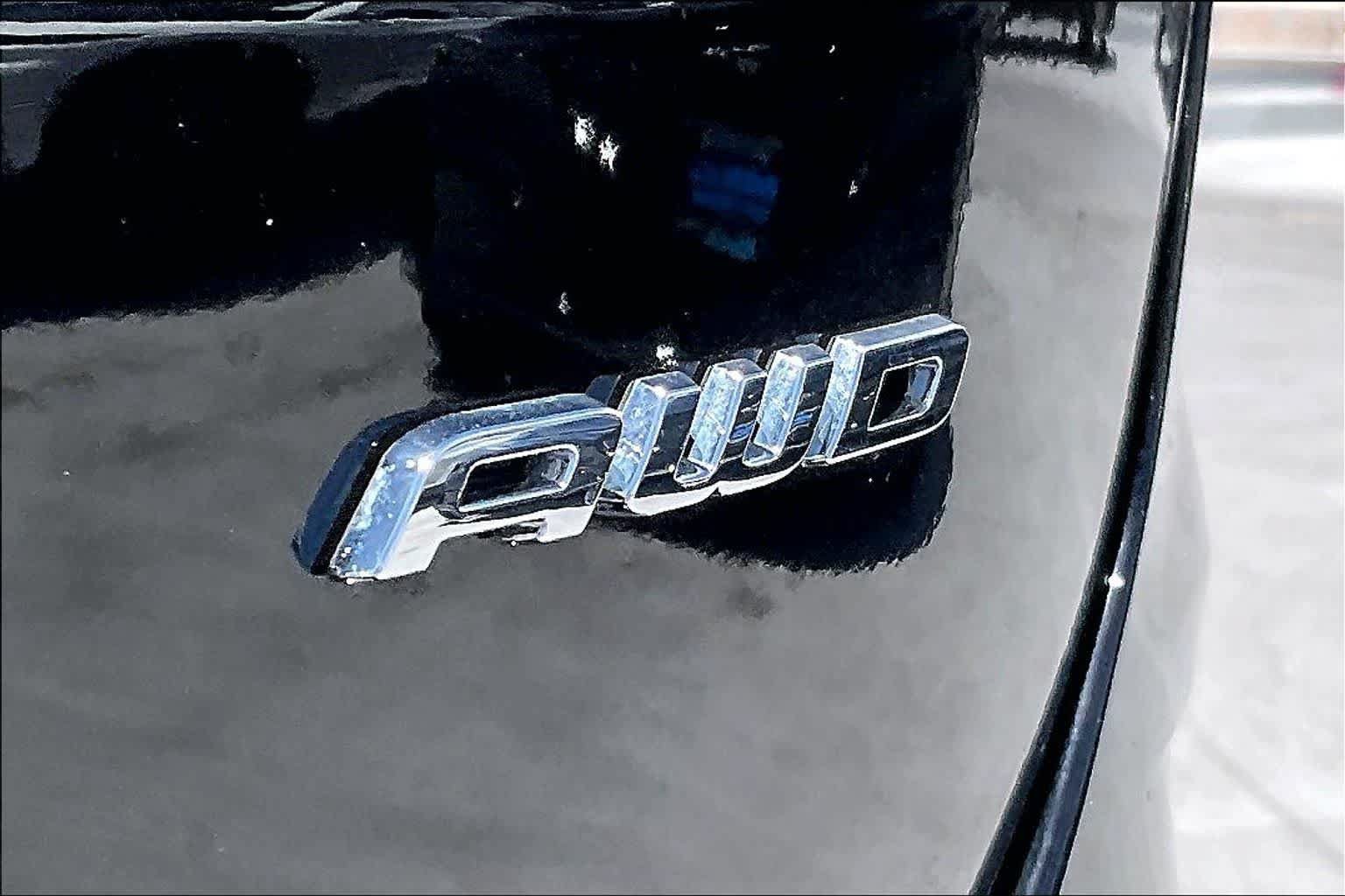 Used 2024 Ford Edge Titanium w/ Equipment Group 301A AWD/4WD image 7