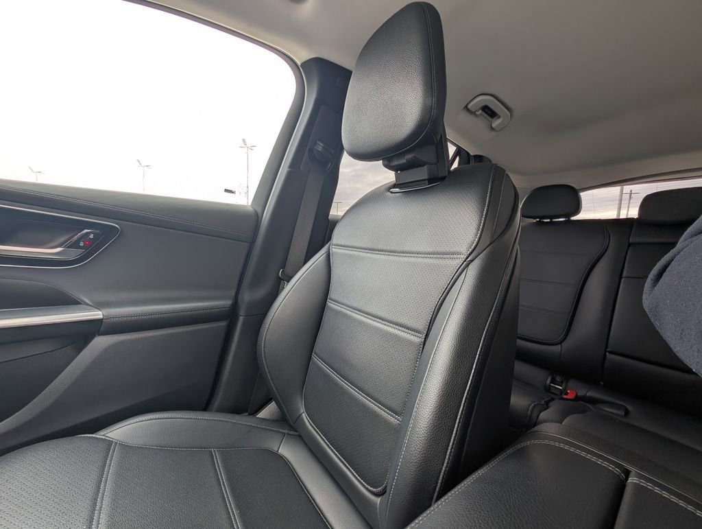 Used 2023 Mercedes-Benz GLC 300 4MATIC image 11