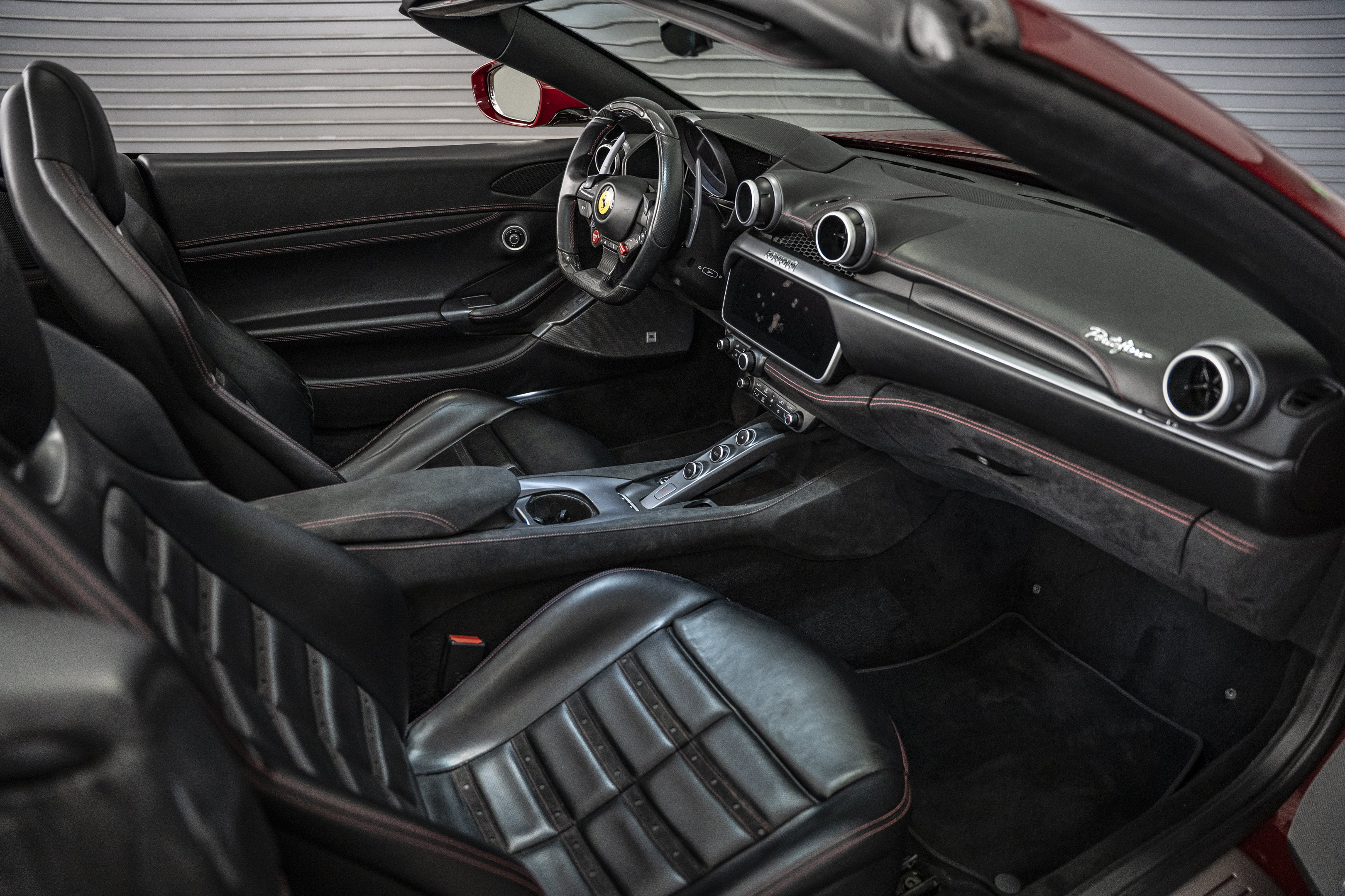 Used 2019 Ferrari Portofino RWD image 26