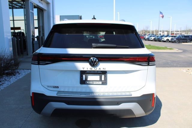 New 2026 Volkswagen Tiguan S FWD image 4