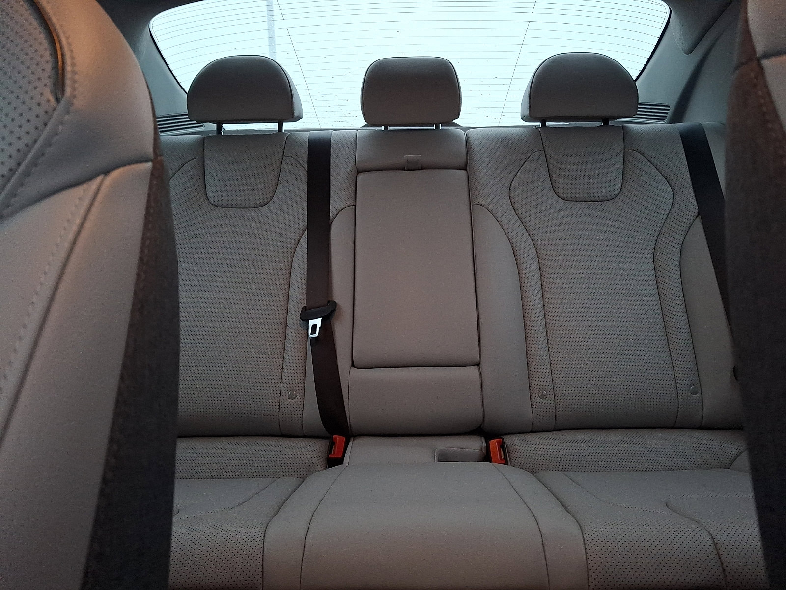 Used 2025 Hyundai Elantra Limited image 19