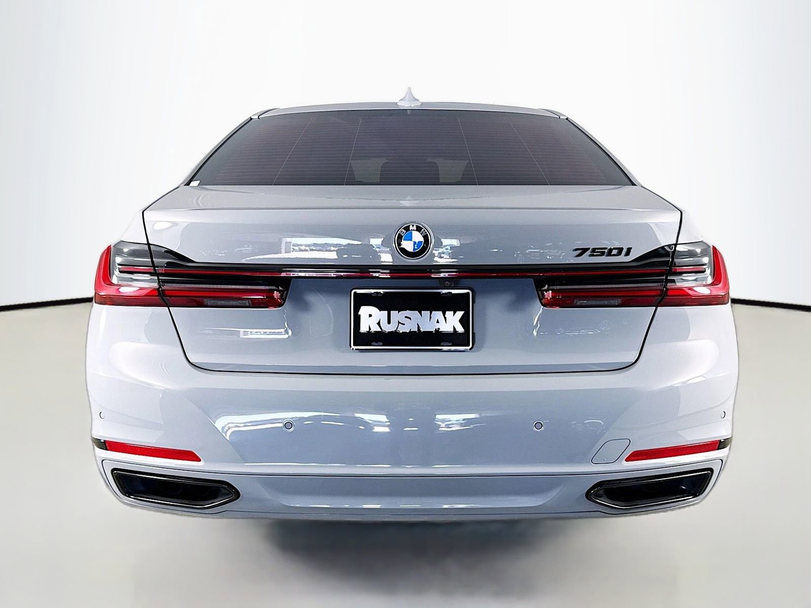 Used 2021 BMW 750i xDrive w/ Executive Package image 6