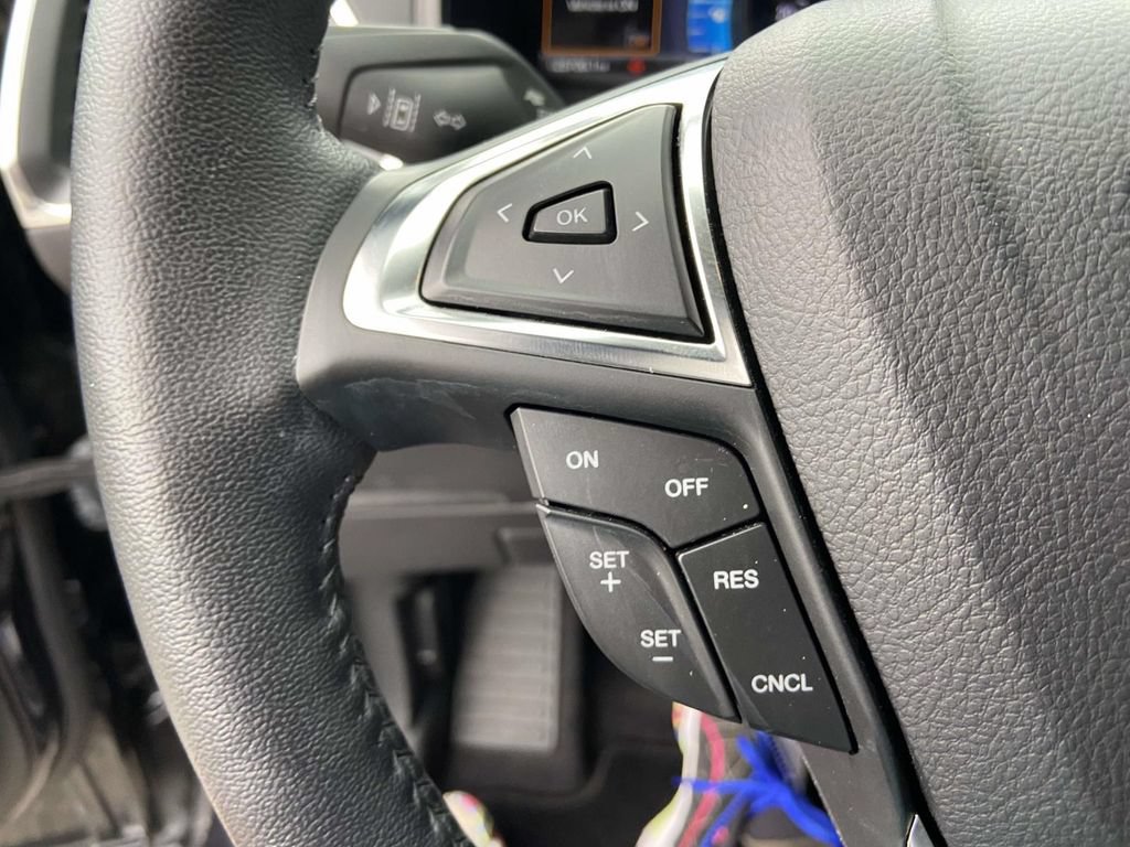 Used 2023 Ford Edge Titanium AWD/4WD image 34