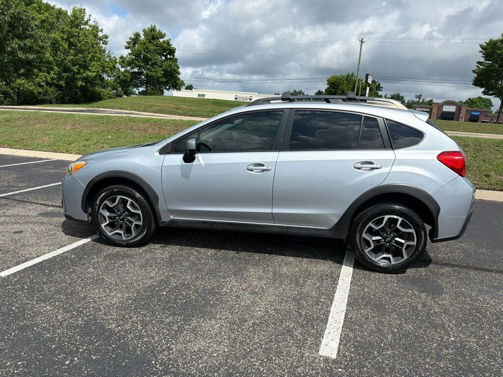 Used 2017 Subaru Crosstrek 2.0i Premium AWD/4WD image 7