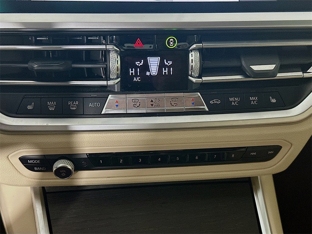 Used 2021 BMW 430i Coupe w/ Premium Package image 18