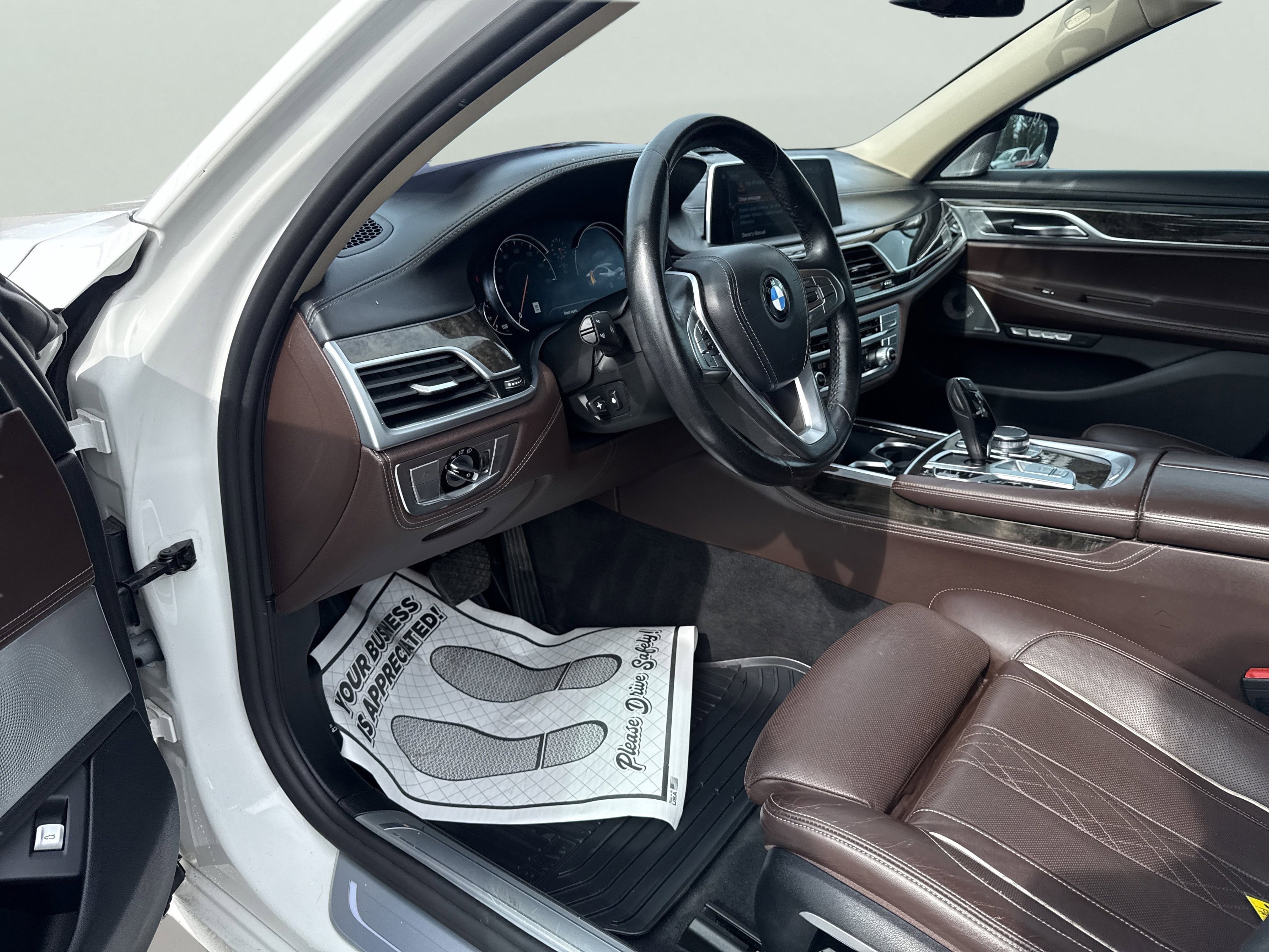 Used 2016 BMW 750i xDrive image 12